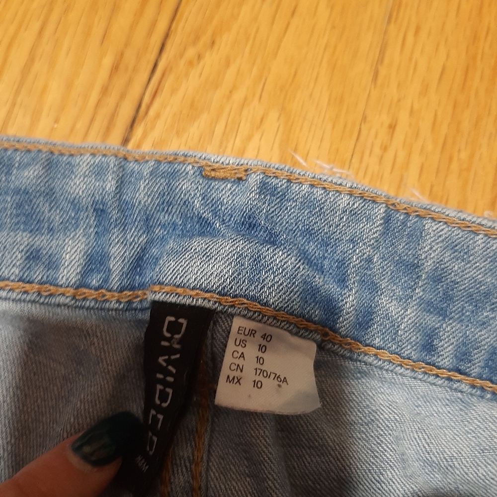 Jeans - Picture 3 of 3